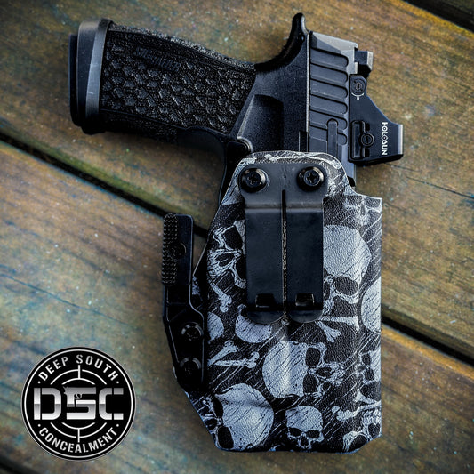 Sig Sauer P365 Fuse w/Streamlight TLR7 HLX Skull & Crossbones Design RH IWB Concealment Holster