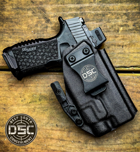 Sig Sauer P365 Fuse w/Streamlight TLR7 HLX Black RH IWB Holster