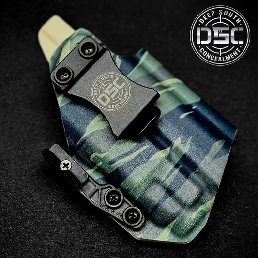 Heckler & Koch VP9SK w/Streamlight TLR7 Tiger Stripe Camo RH IWB Holster