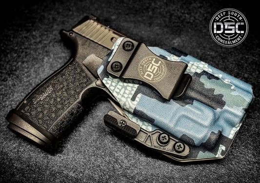 Sig Sauer P365 Fuse w/Streamlight TLR7 Camo Design RH IWB Holster