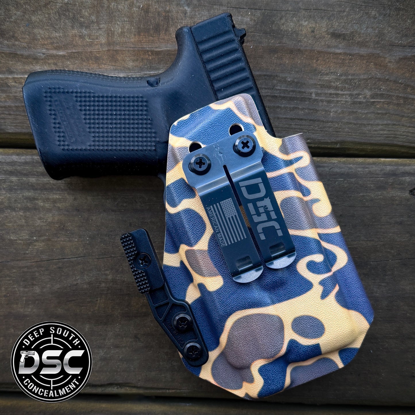 Glock 19 w/Streamlight TLR7 HLX Old School Camo RH IWB Holster