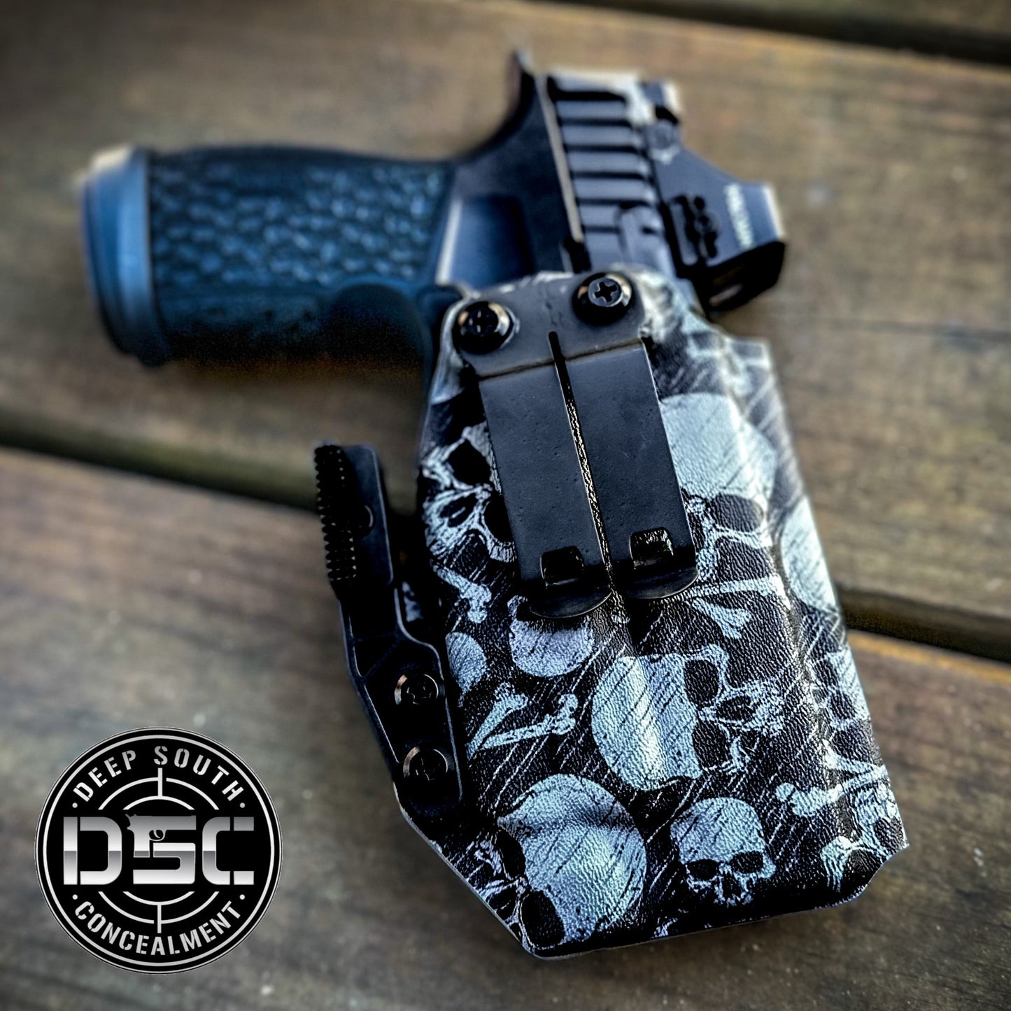 Sig Sauer P365 Fuse w/Streamlight TLR7 HLX Skull & Crossbones Design RH IWB Concealment Holster