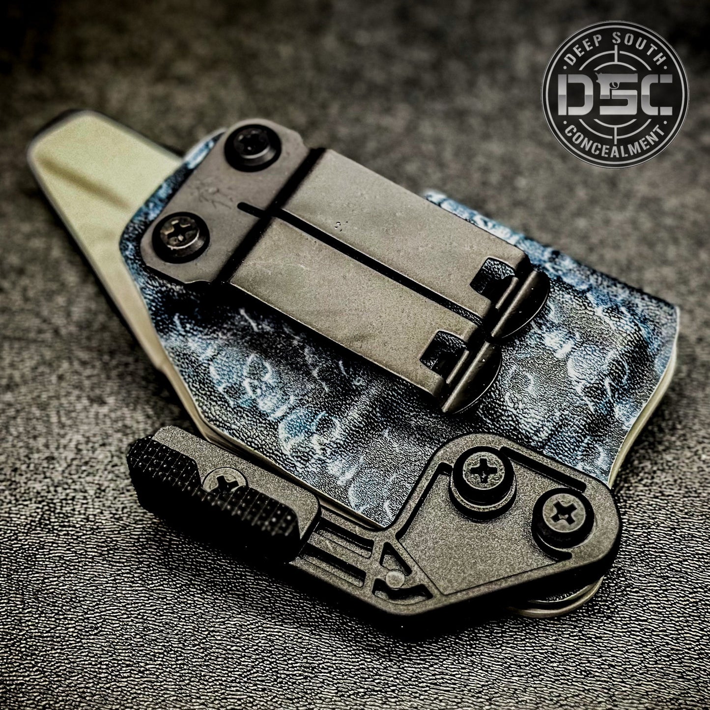 Smith & Wesson Bodyguard 2.0 Skull Carbon Fiber Design RH IWB Concealment Holster