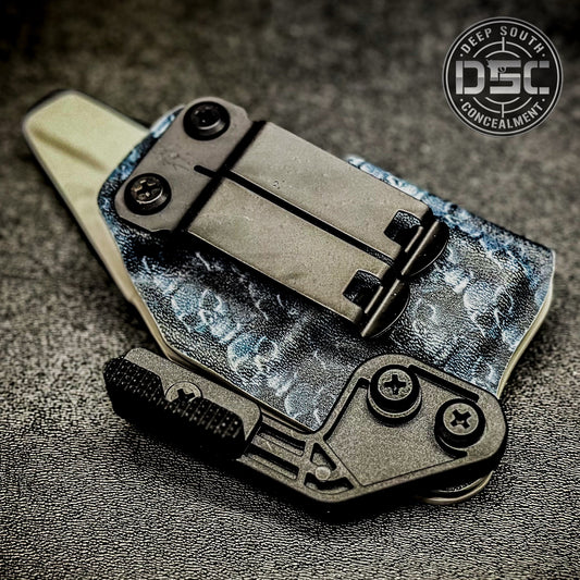 Smith & Wesson Bodyguard 2.0 Skull Carbon Fiber Design RH IWB Concealment Holster