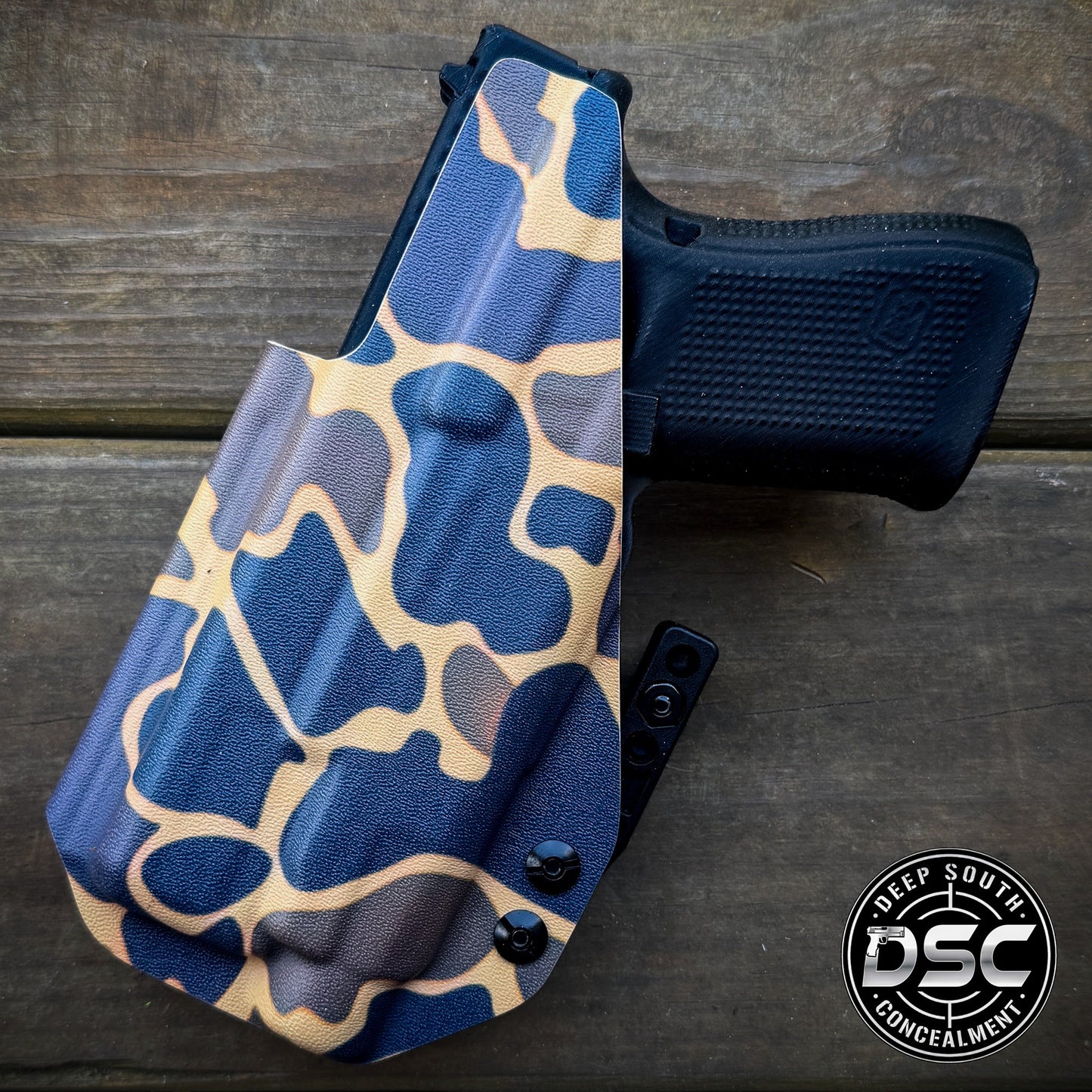 Glock 19 w/Streamlight TLR7 HLX Old School Camo RH IWB Holster